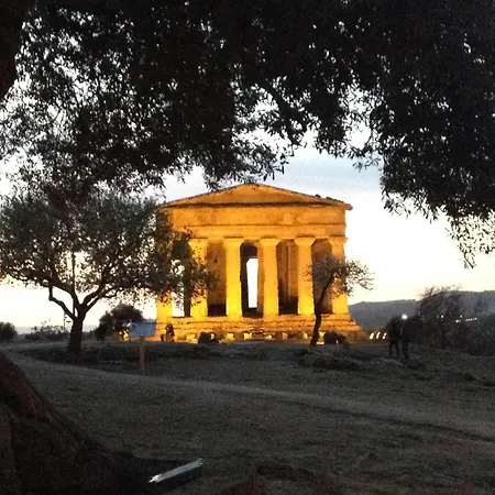 Couette-café B&B San Leone 4*