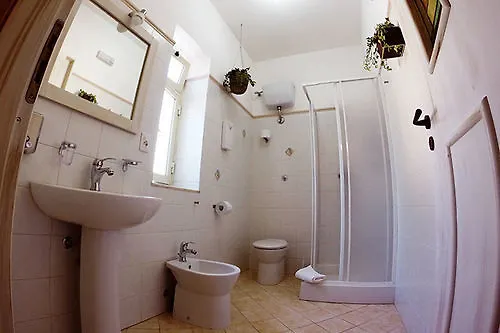 Alojamento de Acomodação e Pequeno-almoço B&B San Leone